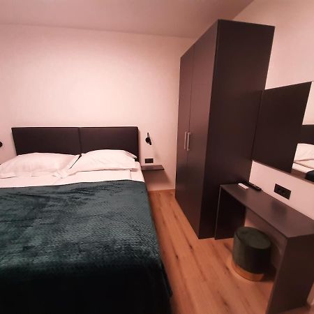 Apartman Mate Лопар Экстерьер фото